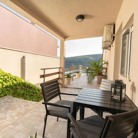 Apartments Palma Rabac Exterior photo